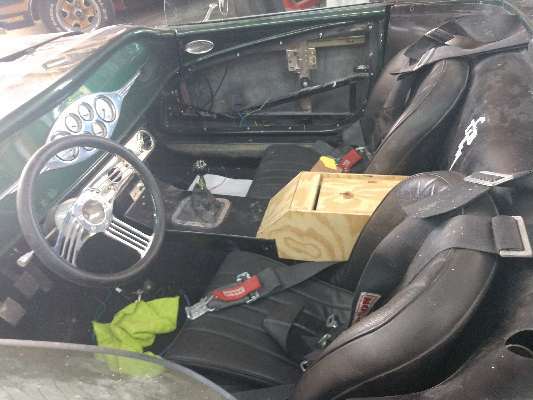 Interior Leo's