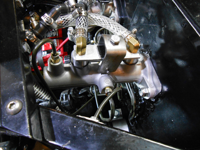 Brakes reservoir at master