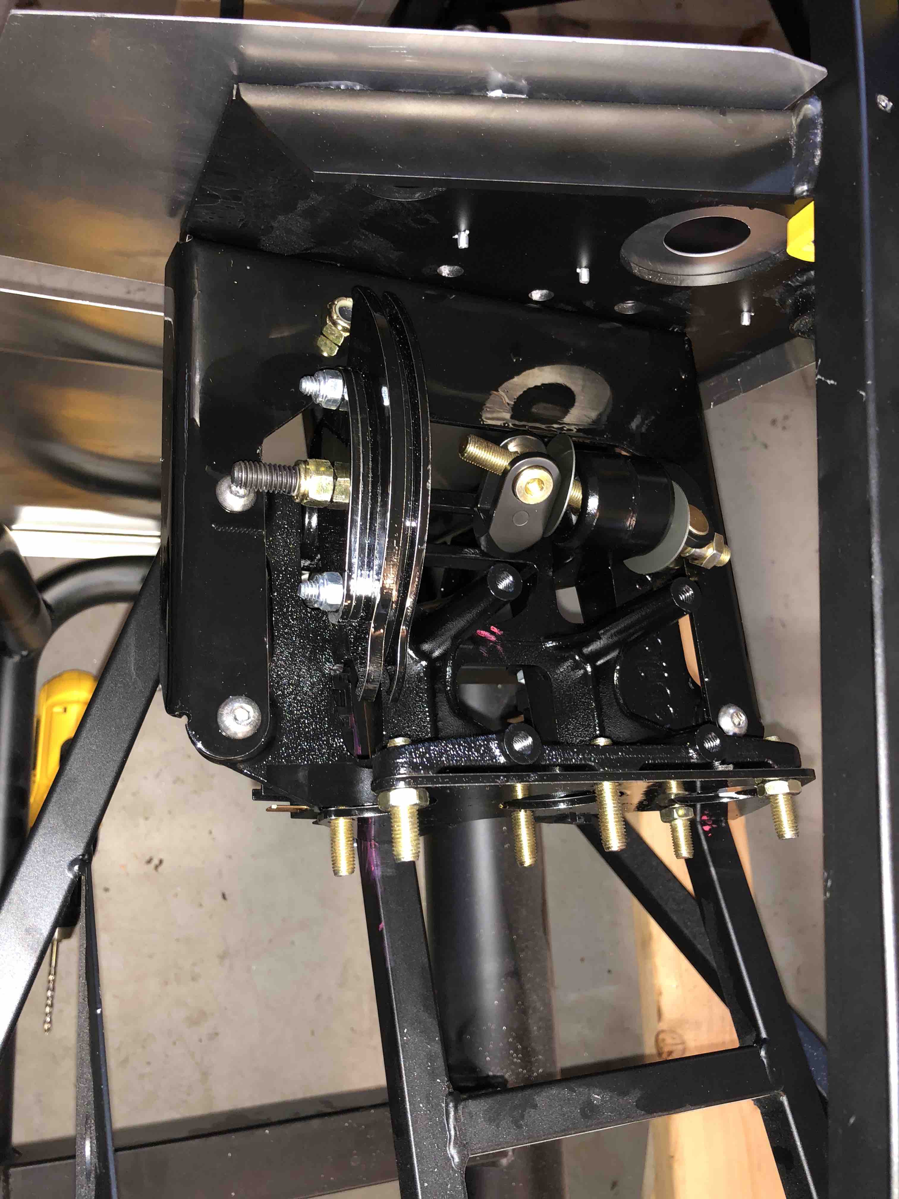 mountedPedalBox2