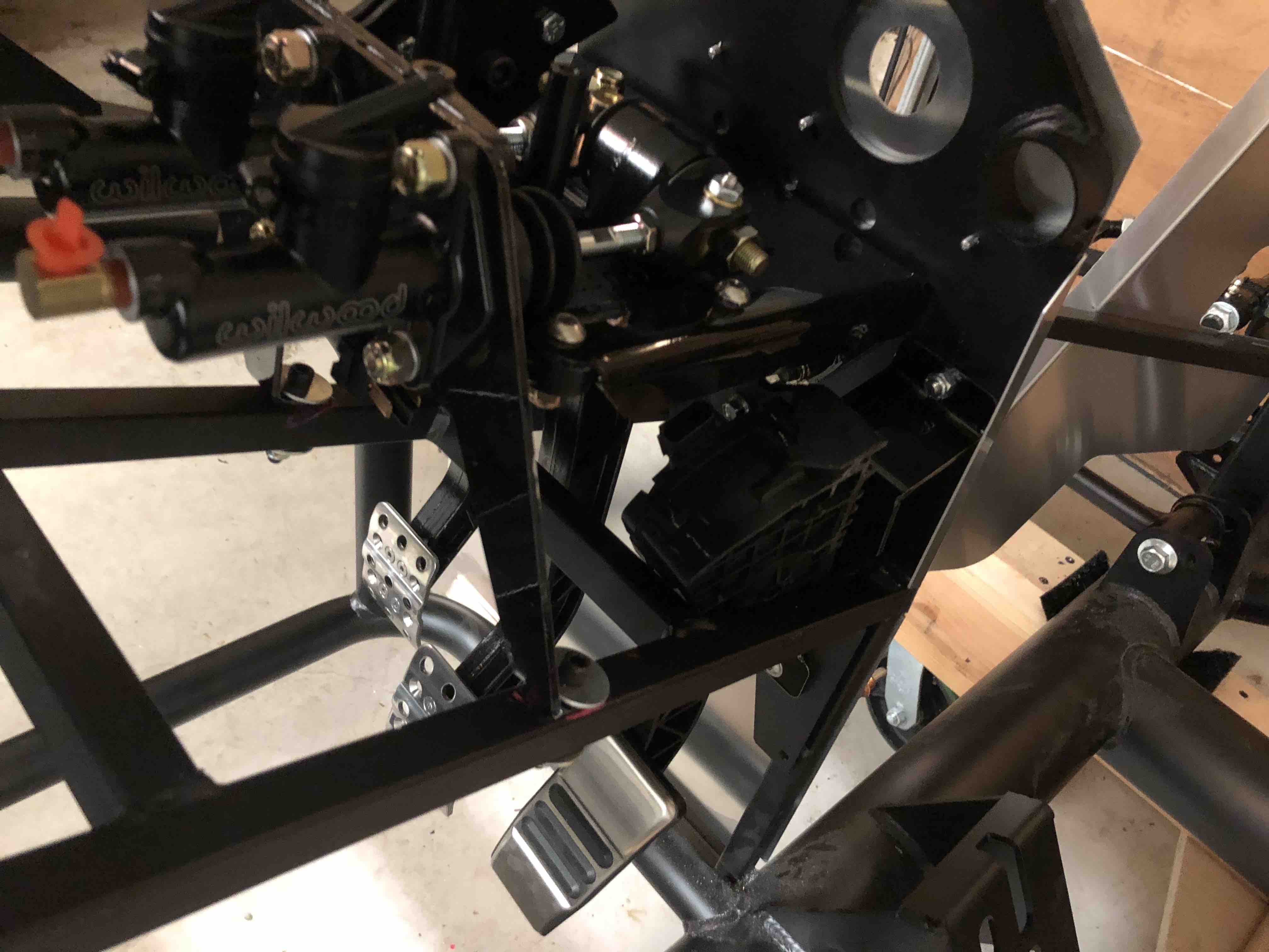 pedalsSideView